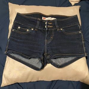 EUC Levi’s Shorty Shorts in dark denim, size 1